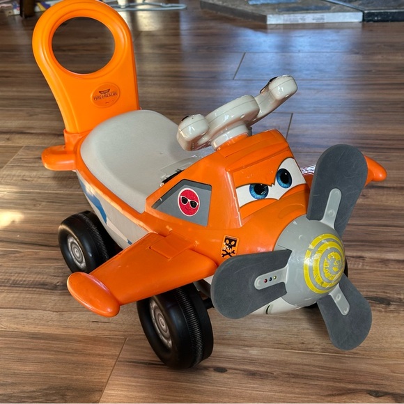 Kiddieland Disney Planes Fire & Rescue Ride On Toy Dusty Crophopper Orange Works
